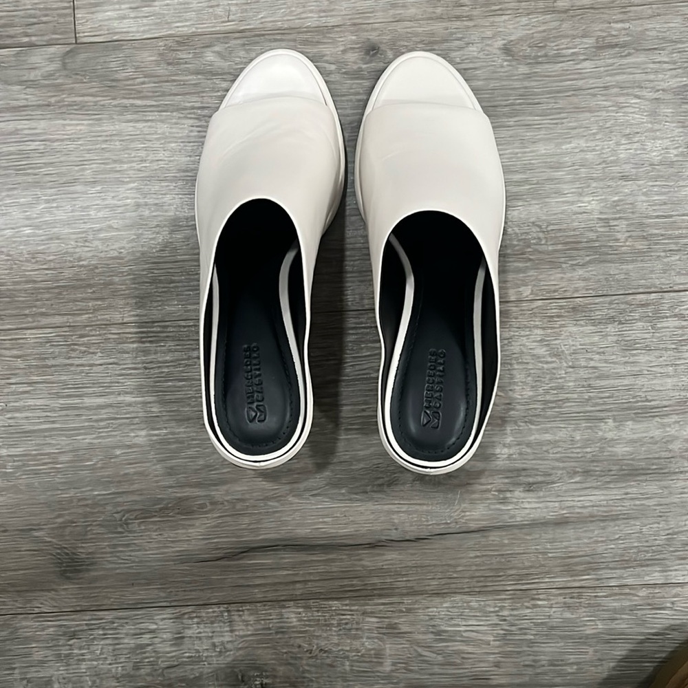 Mercedes Castillo Leather Mules